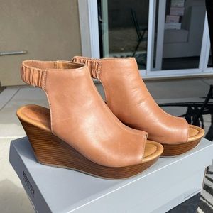 Kenneth Cole Reaction Cognac Wedges -   Sole Chick Platform Wedge Sandals